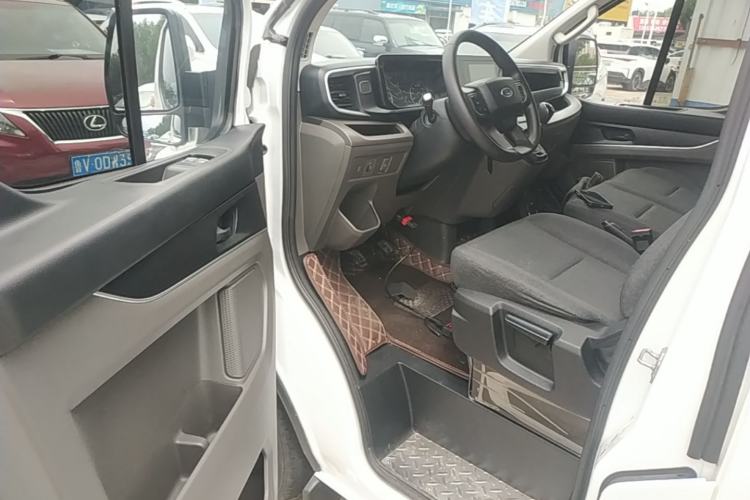 Used Ford Transit 2023 2.0T Diesel Manual Multifunction Commercial Vehicle Short Wheelbase Low Roof 5/6 Seats Driver Seat