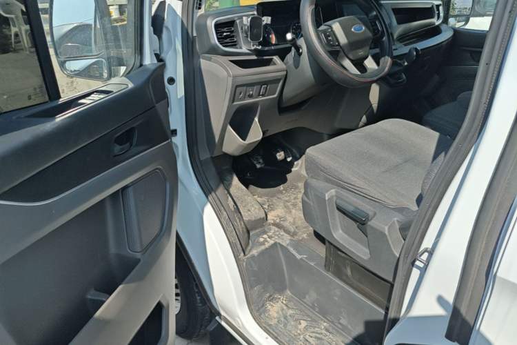 Used Ford Transit 2023 2.0T Diesel Manual Multifunction Commercial Vehicle Short Wheelbase Low Roof 5/6 Seats Driver Seat