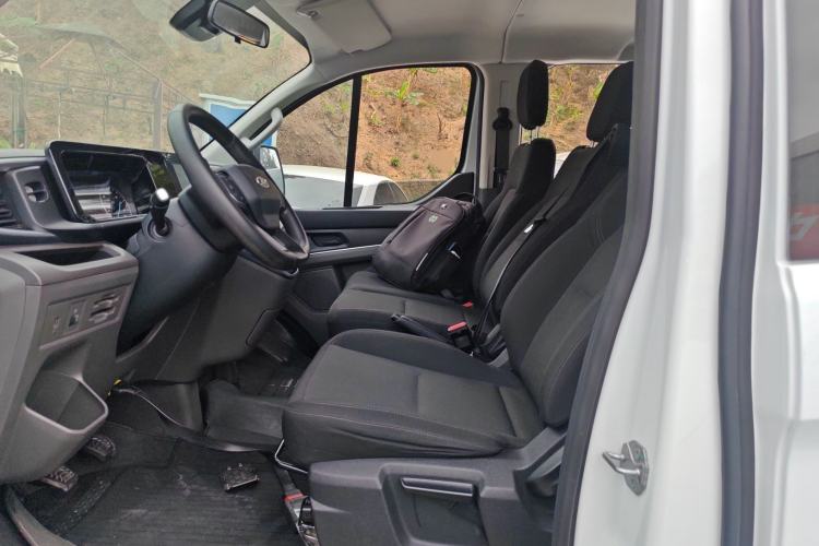 Used Ford Transit 2023 2.0T Gasoline Manual Multifunction Commercial Vehicle Short Wheelbase Low Roof 5/6 Seats Driver Seat