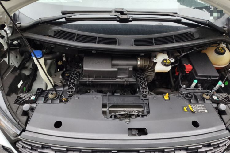 Used Ford Transit 2023 2.0T Gasoline Automatic Business & Travel Model Mid-axle Low-roof Design 7/8/9-Seater Engine Bay