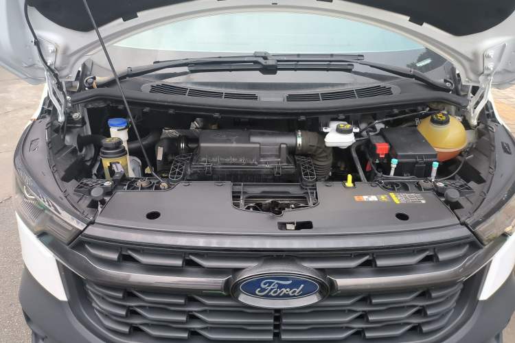 Used Ford Transit 2023 2.0T Gasoline Manual Multifunction Commercial Vehicle Short Wheelbase Low Roof 5/6 Seats Engine Bay