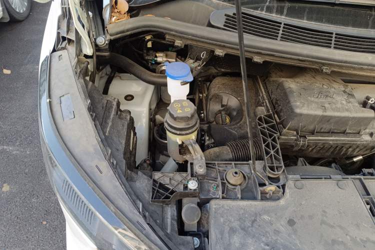 Used Ford Transit 2023 2.0T Diesel Manual Commercial & Travel Version Mid-axle Medium Roof 7/8/9-Seater Engine Bay Right