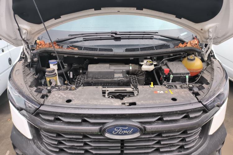 Used Ford Transit 2023 2.0T Gasoline Manual Multifunction Commercial Vehicle Short Wheelbase Low Roof 5/6 Seats Engine Bay