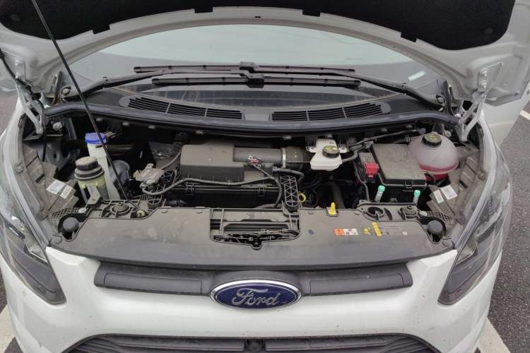 Used Ford Transit 2023 2.0T Diesel Manual Commercial & Travel Version Mid-axle Low-roof Design 7/8/9-Seater Engine Bay