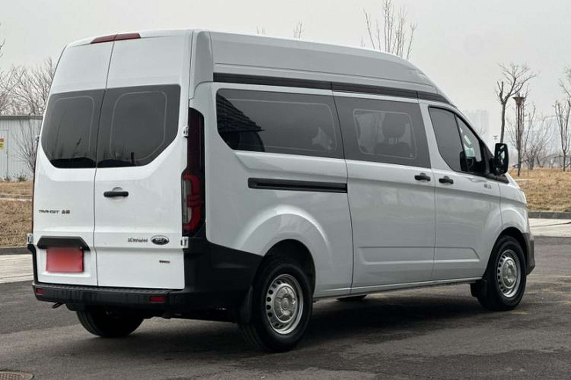 Used Ford Transit 2023 2.0T Diesel Manual Multifunction Commercial Vehicle Mid-axle Mid-roof 5/6 Seats Exterior 10