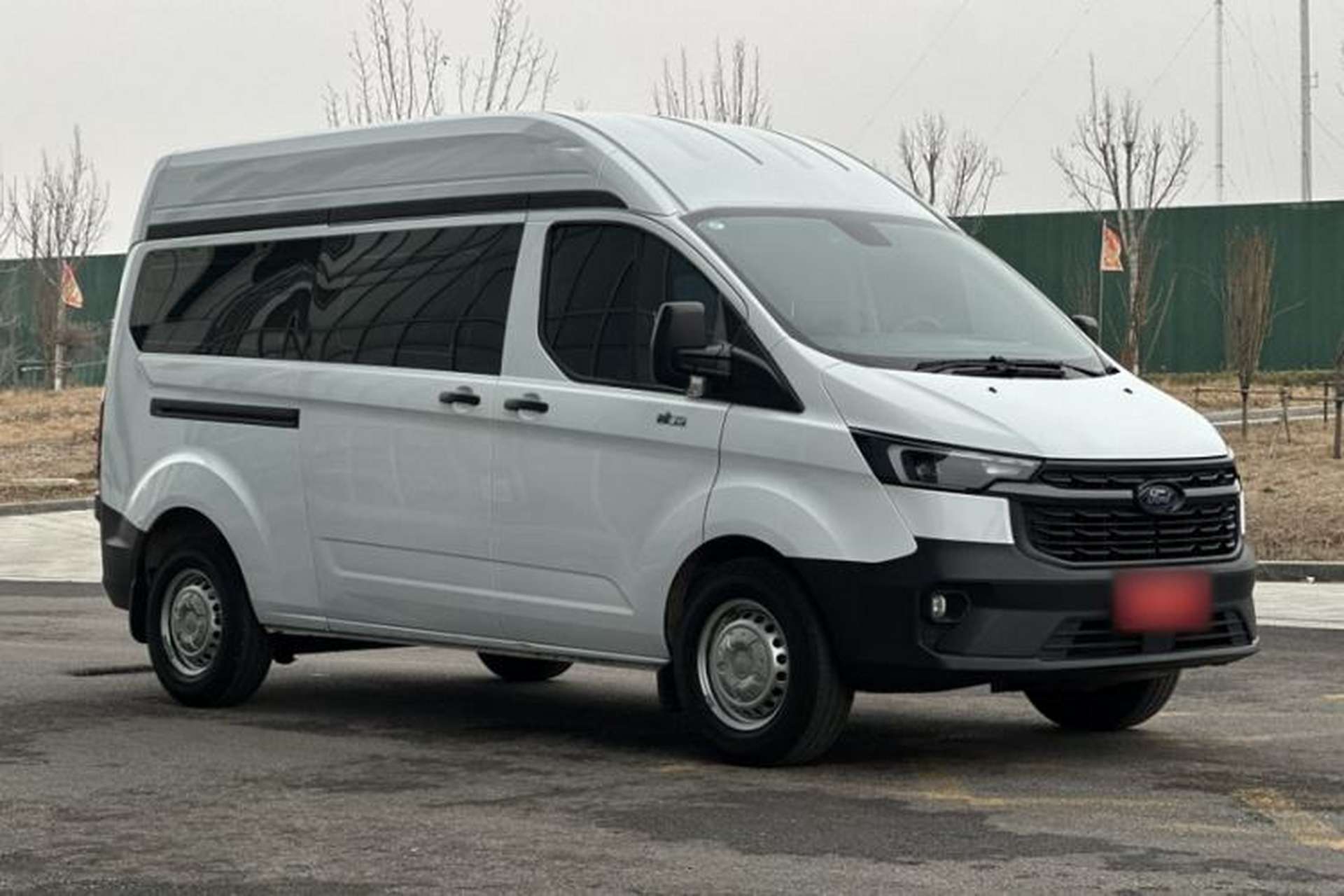 Used Ford Transit 2023 2.0T Diesel Manual Multifunction Commercial Vehicle Mid-axle Mid-roof 5/6 Seats Exterior 12