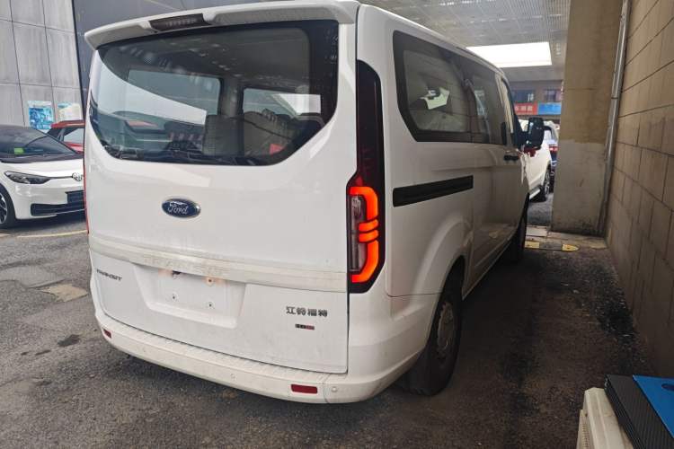 Used Ford Transit 2023 2.0T Diesel Manual Multifunction Commercial Vehicle Short Wheelbase Low Roof 5/6 Seats Exterior 3