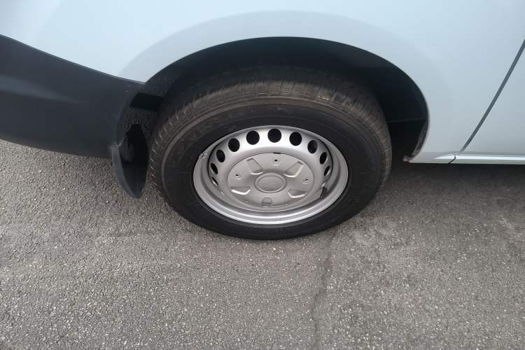Used Ford Transit 2023 2.0T Gasoline Manual Multifunction Commercial Vehicle Short Wheelbase Low Roof 5/6 Seats Exterior 3