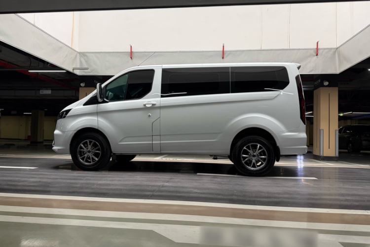 Used Ford Transit 2023 2.0T Diesel Manual Commercial & Travel Short Wheelbase Low-Roof 7/8/9-Seater Exterior 3