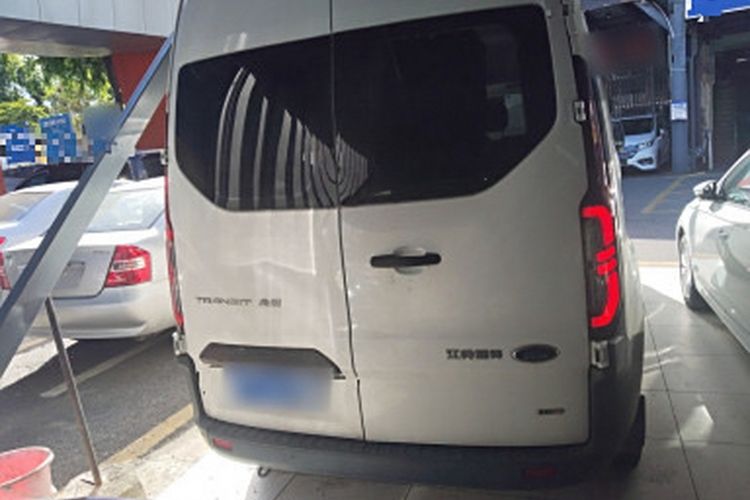 Used Ford Transit 2023 2.0T Diesel Automatic Multi-Purpose Commercial Vehicle Mid-Frame Mid-Roof 5/6 Seats Exterior 4