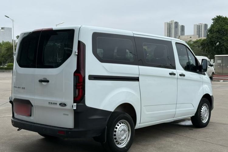 Used Ford Transit 2023 2.0T Gasoline Manual Multifunction Commercial Vehicle Short Wheelbase Low Roof 5/6 Seats Exterior 8