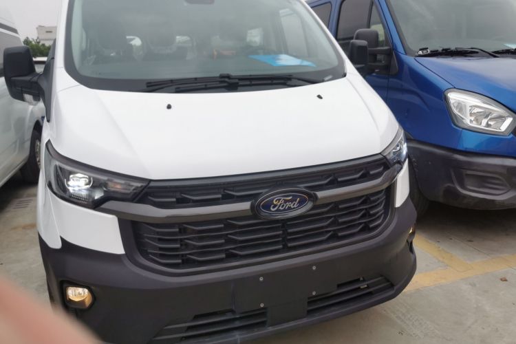Used Ford Transit 2023 2.0T Diesel Manual Multifunction Commercial Vehicle Mid-axle Mid-roof 5/6 Seats Front