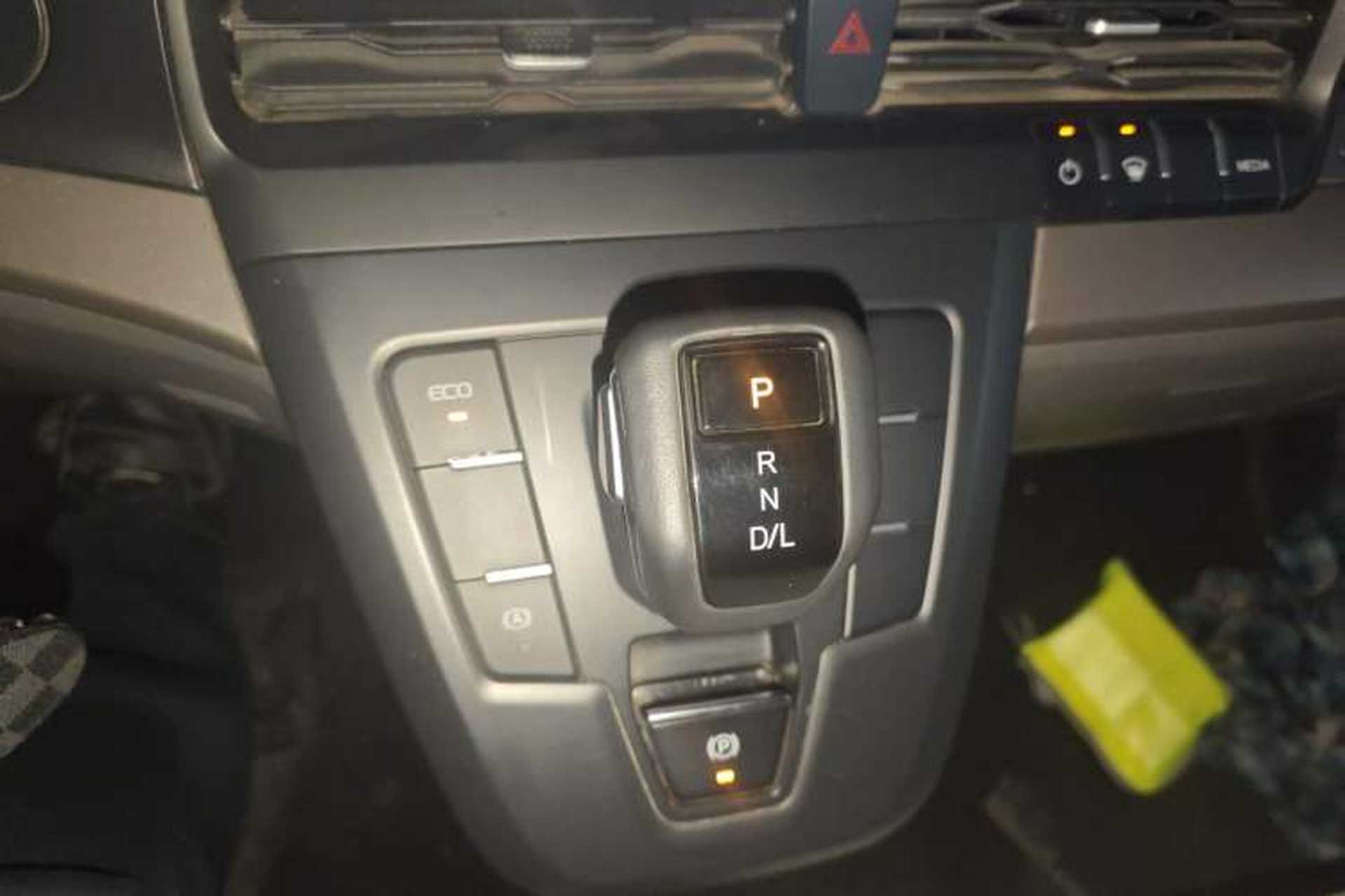 Used Ford Transit 2023 2.0T Diesel Automatic Multi-Function Commercial Vehicle Short Wheelbase Low Roof 5/6 Seats Gear Lever