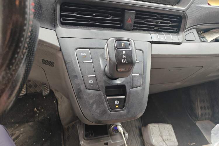 Used Ford Transit 2023 2.0T Diesel Automatic Multi-Function Commercial Vehicle Short Wheelbase Low Roof 5/6 Seats Gear Lever