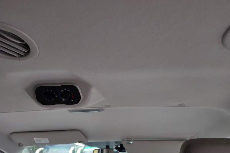 Used Ford Transit 2023 2.0T Diesel Manual Commercial & Travel Version Mid-axle Low-roof Design 7/8/9-Seater Headliner