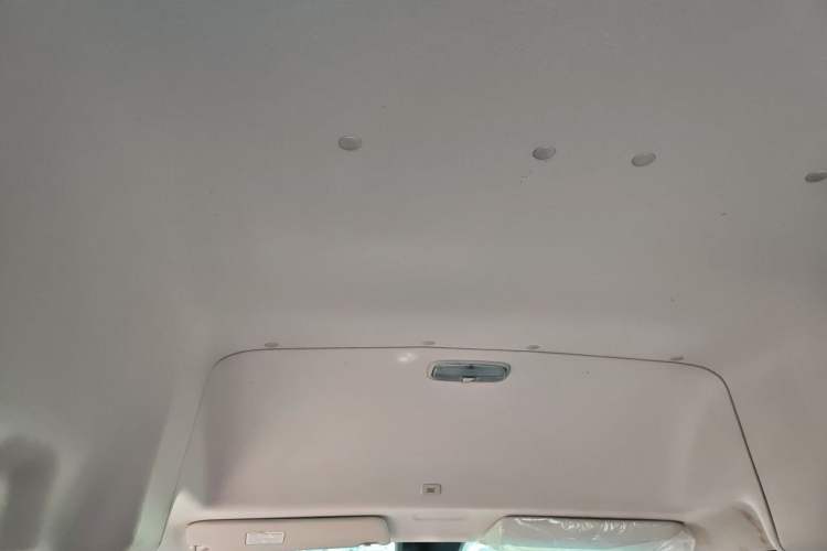 Used Ford Transit 2023 2.0T Diesel Manual Multifunction Commercial Vehicle Mid-axle Mid-roof 5/6 Seats Headliner