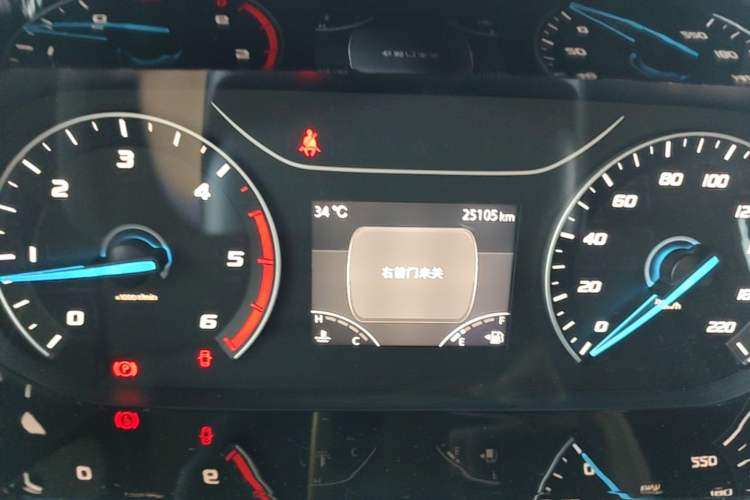 Used Ford Transit 2023 2.0T Diesel Manual Multifunction Commercial Vehicle Mid-axle Mid-roof 5/6 Seats Instrument Cluster