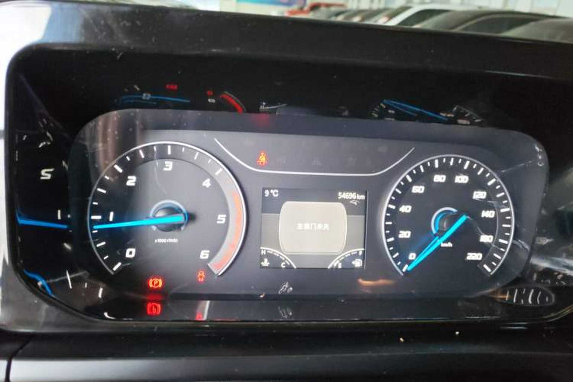 Used Ford Transit 2023 2.0T Diesel Manual Multifunction Commercial Vehicle Mid-axle Mid-roof 5/6 Seats Instrument Cluster