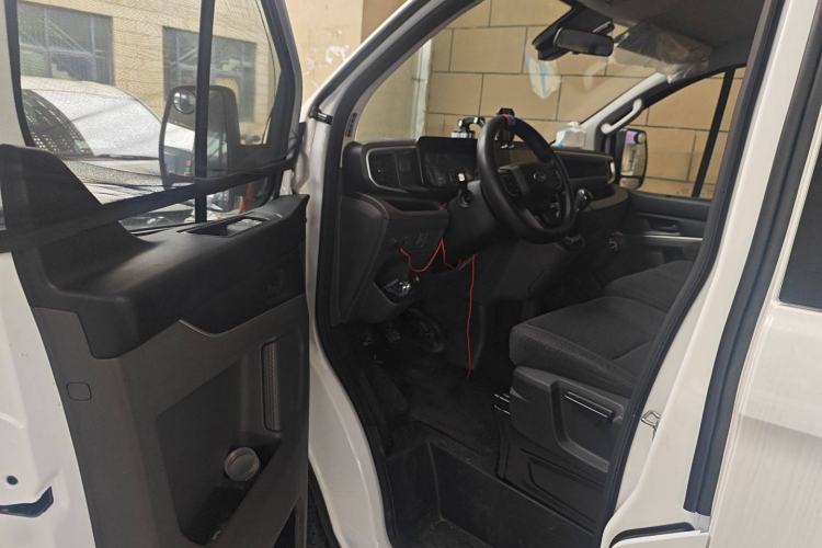 Used Ford Transit 2023 2.0T Diesel Manual Multifunction Commercial Vehicle Short Wheelbase Low Roof 5/6 Seats Interior 2