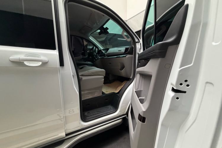 Used Ford Transit 2023 2.0T Diesel Manual Commercial & Travel Short Wheelbase Low-Roof 7/8/9-Seater Interior 2