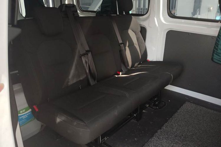 Used Ford Transit 2023 2.0T Diesel Automatic Multi-Purpose Commercial Vehicle Mid-Frame Mid-Roof 5/6 Seats Interior 3