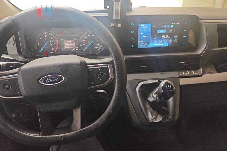 Used Ford Transit 2023 2.0T Diesel Manual Multifunction Commercial Vehicle Short Wheelbase Low Roof 5/6 Seats Interior 3