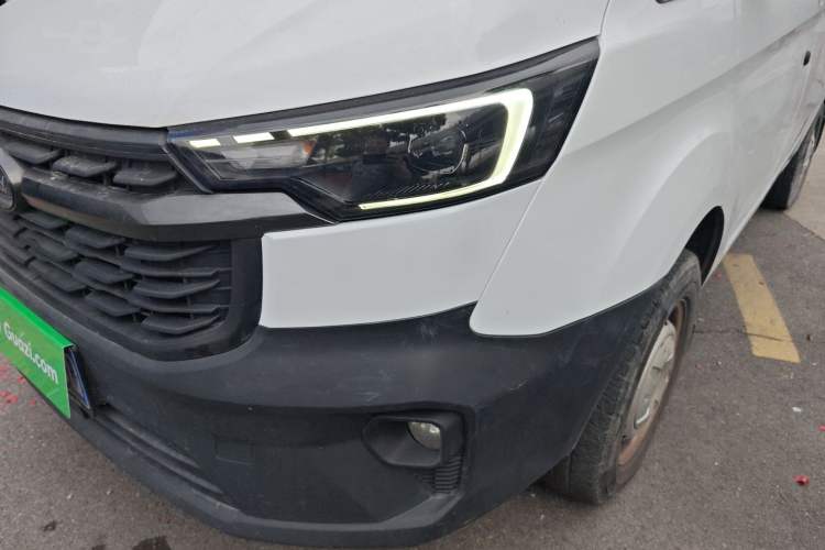 Used Ford Transit 2023 2.0T Gasoline Manual Multifunction Commercial Vehicle Short Wheelbase Low Roof 5/6 Seats Left Front Headlight