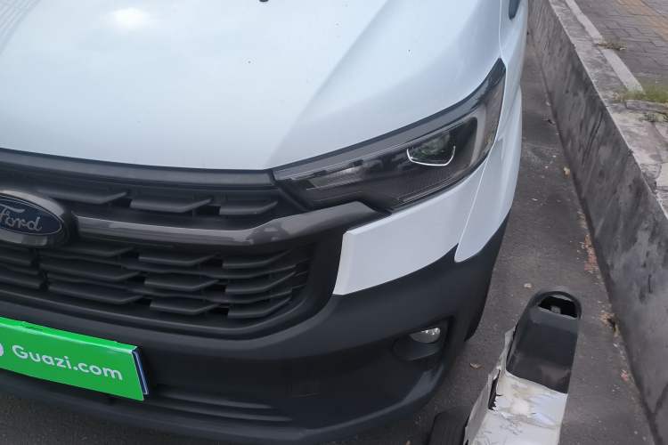 Used Ford Transit 2023 2.0T Gasoline Manual Multifunction Commercial Vehicle Short Wheelbase Low Roof 5/6 Seats Left Front Headlight