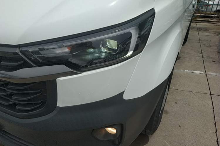 Used Ford Transit 2023 2.0T Diesel Manual Multifunction Commercial Vehicle Short Wheelbase Low Roof 5/6 Seats Left Front Headlight