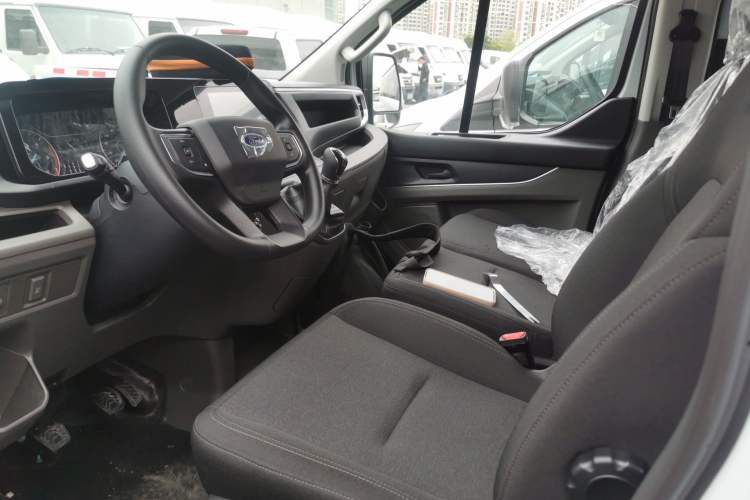 Used Ford Transit 2023 2.0T Diesel Manual Multifunction Commercial Vehicle Mid-axle Mid-roof 5/6 Seats Left Front Seat