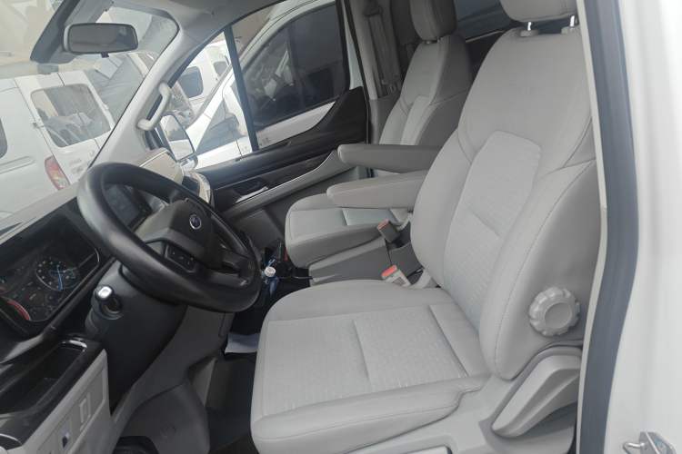Used Ford Transit 2023 2.0T Diesel Automatic Commercial & Travel Version Mid-axle Low-roof Design 7/8/9-Seater Left Front Seat