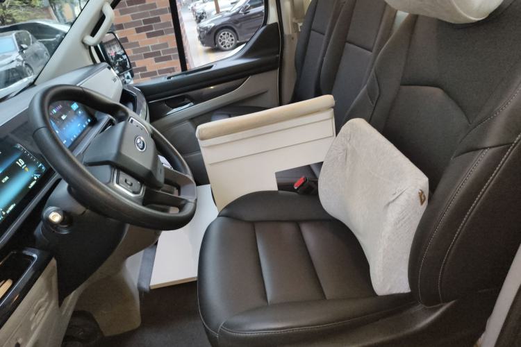 Used Ford Transit 2023 2.0T Gasoline Automatic Business & Travel Model Mid-axle Low-roof Design 7/8/9-Seater Left Front Seat