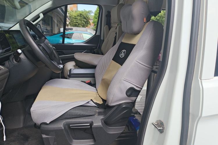Used Ford Transit 2023 2.0T Diesel Manual Multifunction Commercial Vehicle Short Wheelbase Mid-Roof Design 5/6 Seats Left Front Seat