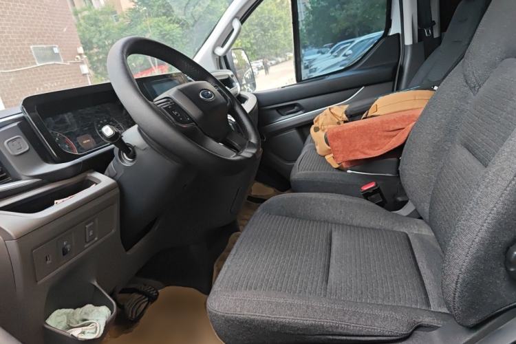 Used Ford Transit 2023 2.0T Diesel Automatic Multi-Purpose Commercial Vehicle Mid-Frame Mid-Roof 5/6 Seats Left Front Seat