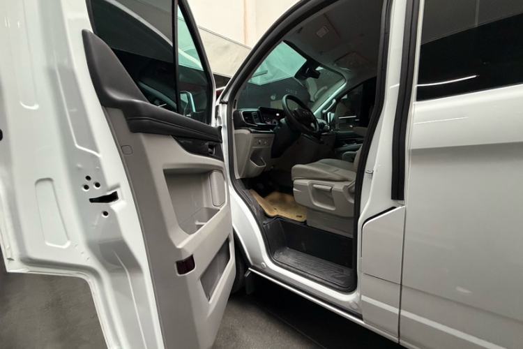 Used Ford Transit 2023 2.0T Diesel Manual Commercial & Travel Short Wheelbase Low-Roof 7/8/9-Seater Left Front Seat