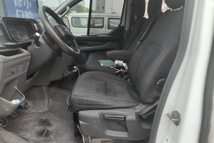 Used Ford Transit 2023 2.0T Diesel Manual Multifunction Commercial Vehicle Short Wheelbase Low Roof 5/6 Seats Left Front Seat