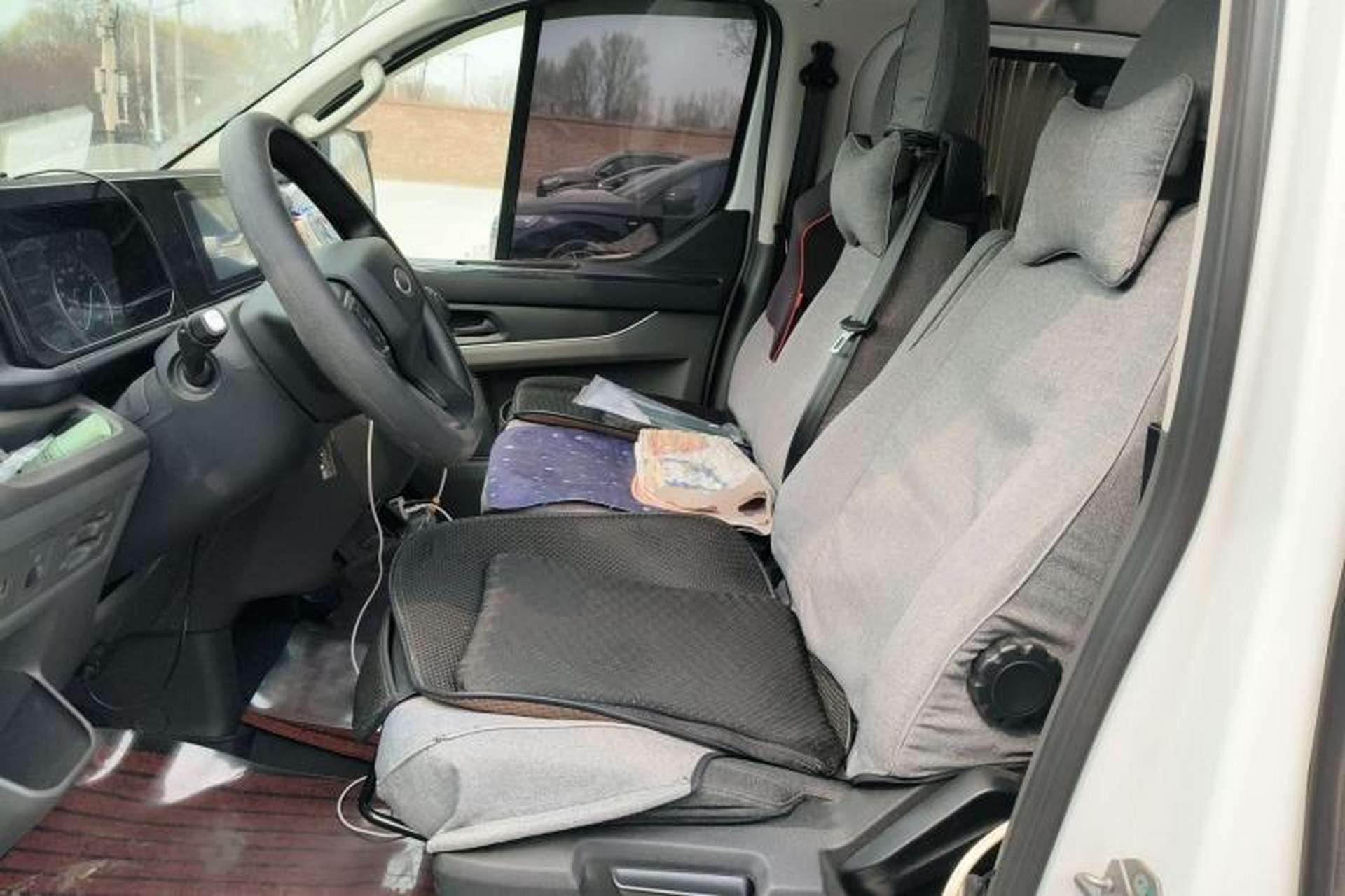 Used Ford Transit 2023 2.0T Gasoline Manual Multifunction Commercial Vehicle Short Wheelbase Low Roof 5/6 Seats Left Front Seat