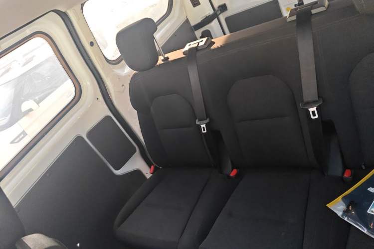 Used Ford Transit 2023 2.0T Diesel Automatic Multi-Function Commercial Vehicle Short Wheelbase Low Roof 5/6 Seats Left Rear Seat