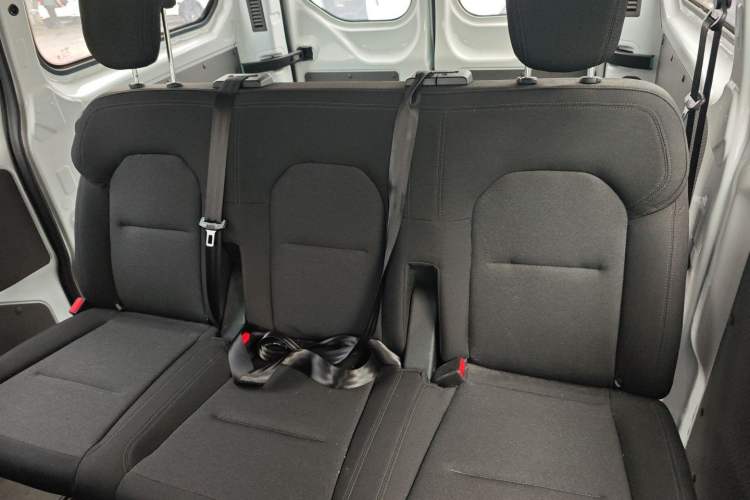Used Ford Transit 2023 2.0T Gasoline Manual Multifunction Commercial Vehicle Short Wheelbase Low Roof 5/6 Seats Left Rear Seat