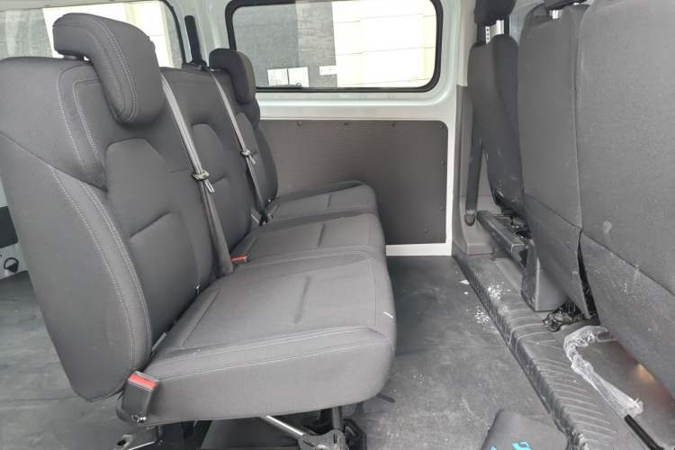 Used Ford Transit 2023 2.0T Gasoline Manual Multifunction Commercial Vehicle Short Wheelbase Low Roof 5/6 Seats Left Rear Seat