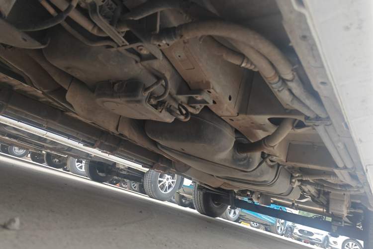 Used Ford Transit 2023 2.0T Diesel Automatic Commercial & Travel Version Mid-axle Low-roof Design 7/8/9-Seater Left Side Sill