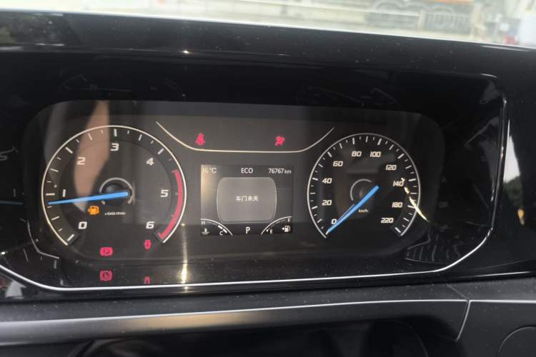 Used Ford Transit 2023 2.0T Diesel Automatic Commercial & Travel Model Mid-axle Medium Roof 7/8/9-Seater Odometer Close Up