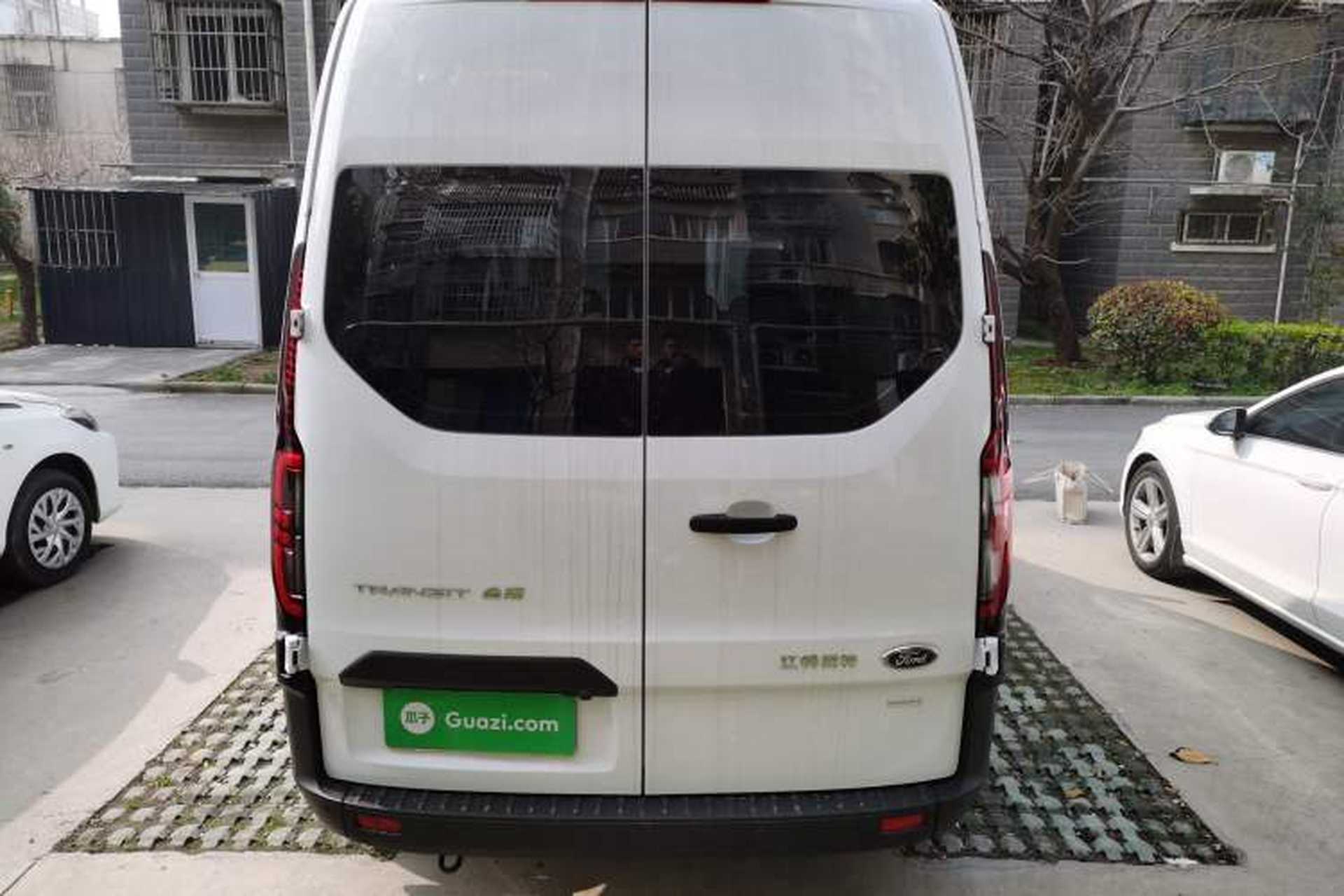 Used Ford Transit 2023 2.0T Gasoline Automatic Multi-Function Commercial Vehicle Short Wheelbase Mid-Roof Design 5/6 Seats Rear