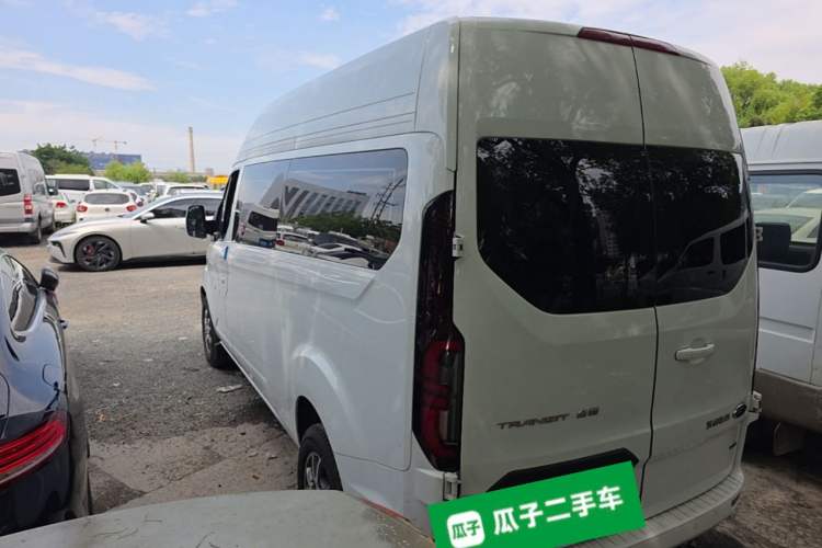 Used Ford Transit 2023 2.0T Diesel Automatic Commercial & Travel Version Mid-axle Medium Roof – Available in 10/11/12-Seater Configurations Rear Left 45 Deg