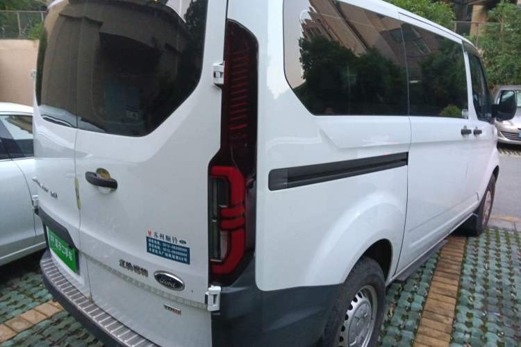 Used Ford Transit 2023 2.0T Diesel Manual Multifunction Commercial Vehicle Short Wheelbase Low Roof 5/6 Seats Rear Right 45 Deg