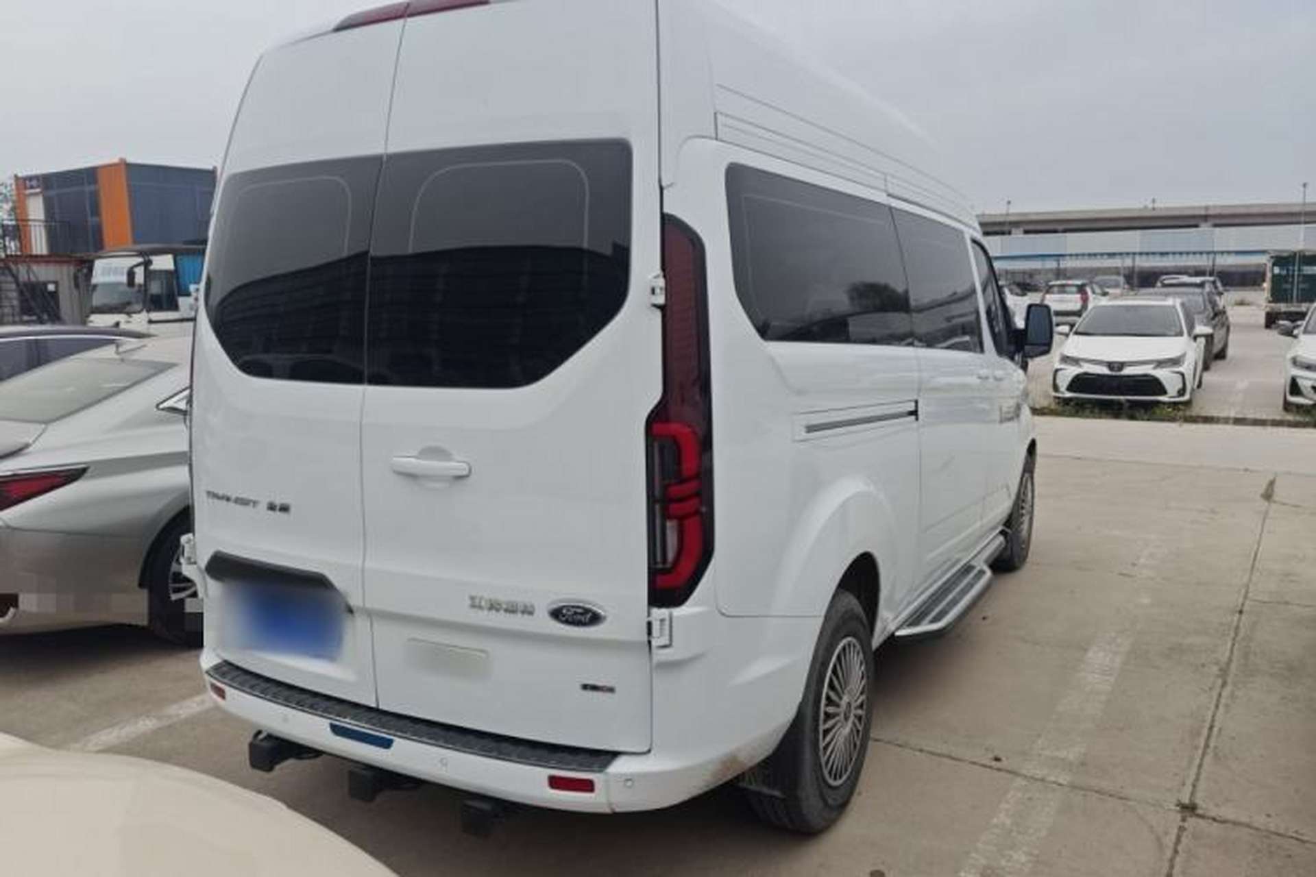 Used Ford Transit 2023 2.0T Diesel Automatic Commercial & Travel Model Mid-axle Medium Roof 7/8/9-Seater Rear Right 45 Deg