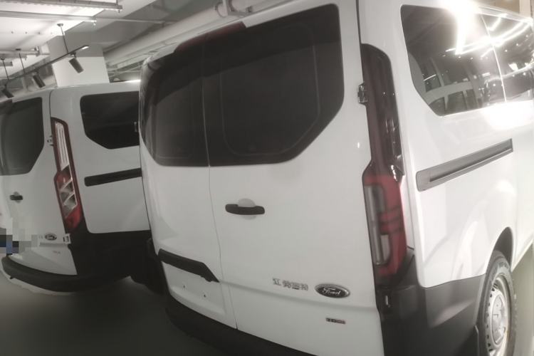 Used Ford Transit 2023 2.0T Diesel Automatic Multi-Function Commercial Vehicle Short Wheelbase Mid-Roof Design 5/6 Seats Rear