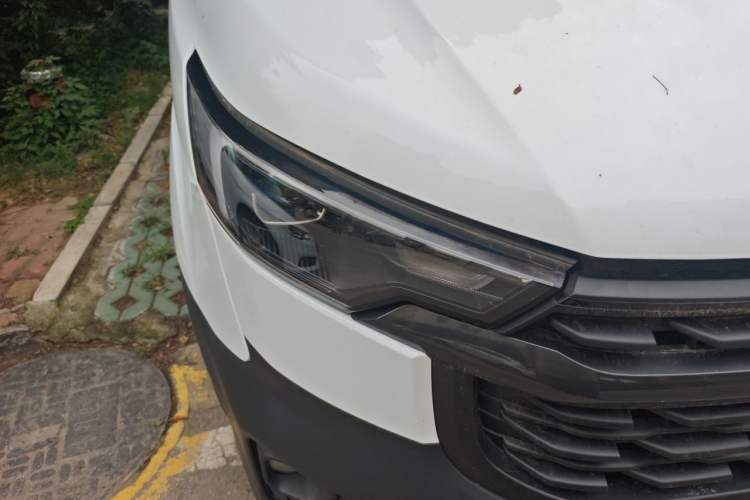Used Ford Transit 2023 2.0T Diesel Automatic Multi-Function Commercial Vehicle Short Wheelbase Low Roof 5/6 Seats Right Front Headlight