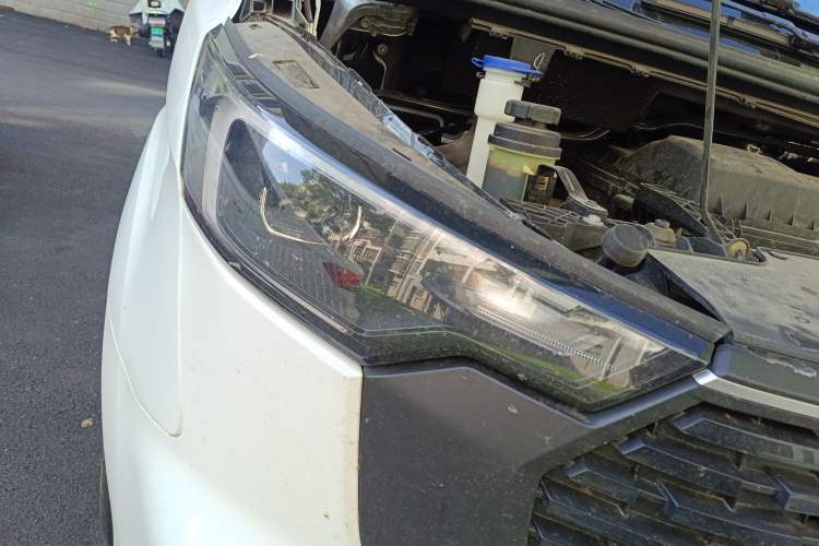 Used Ford Transit 2023 2.0T Diesel Manual Commercial & Travel Version Mid-axle Medium Roof 7/8/9-Seater Right Front Headlight
