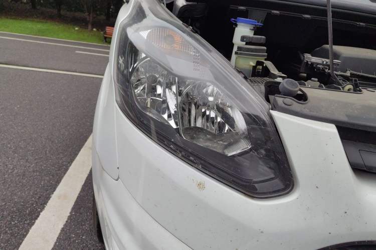 Used Ford Transit 2023 2.0T Diesel Manual Commercial & Travel Version Mid-axle Low-roof Design 7/8/9-Seater Right Front Headlight